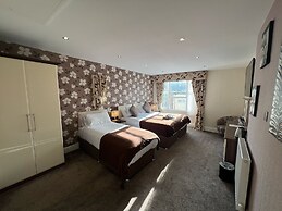 Lawton & Lauriston Court
