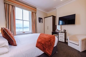 Lawton & Lauriston Court