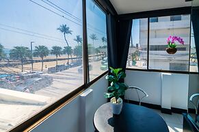 Happy Jomtien - Direct Beach Access, Sea View & Central Location
