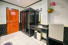 Happy Jomtien - Direct Beach Access, Sea View & Central Location