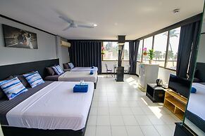 Happy Jomtien - Direct Beach Access, Sea View & Central Location