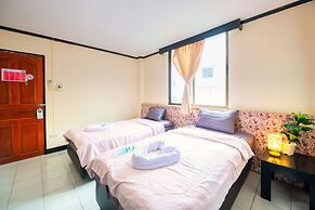 Happy Jomtien - Direct Beach Access, Sea View & Central Location