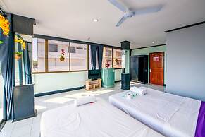 Happy Jomtien - Direct Beach Access, Sea View & Central Location