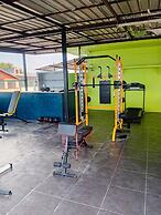 Happy Jomtien - Direct Beach Access, Sea View & Central Location