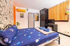 Happy Jomtien - Direct Beach Access, Sea View & Central Location
