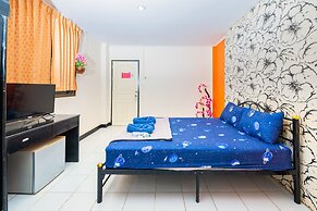 Happy Jomtien - Direct Beach Access, Sea View & Central Location