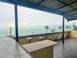 Happy Jomtien - Direct Beach Access, Sea View & Central Location