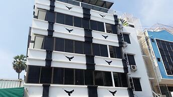 Happy Jomtien - Direct Beach Access, Sea View & Central Location