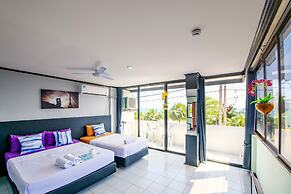 Happy Jomtien - Direct Beach Access, Sea View & Central Location