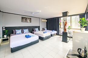 Happy Jomtien - Direct Beach Access, Sea View & Central Location