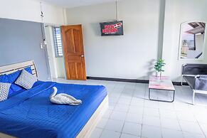 Happy Jomtien - Direct Beach Access, Sea View & Central Location