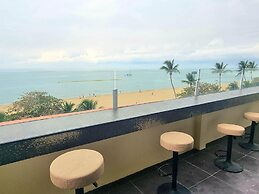Happy Jomtien - Direct Beach Access, Sea View & Central Location
