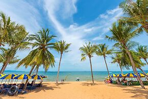 Happy Jomtien - Direct Beach Access, Sea View & Central Location