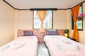 Happy Jomtien - Direct Beach Access, Sea View & Central Location
