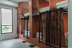 All day hostel @ BTS Bang Chak