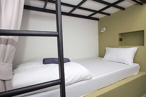 All day hostel @ BTS Bang Chak