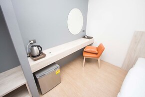 All day hostel @ BTS Bang Chak