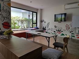 All day hostel @ BTS Bang Chak