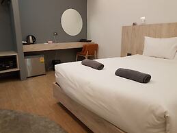 All day hostel @ BTS Bang Chak