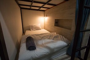 All day hostel @ BTS Bang Chak