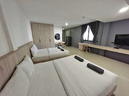 All day hostel @ BTS Bang Chak