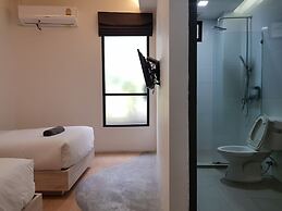 All day hostel @ BTS Bang Chak