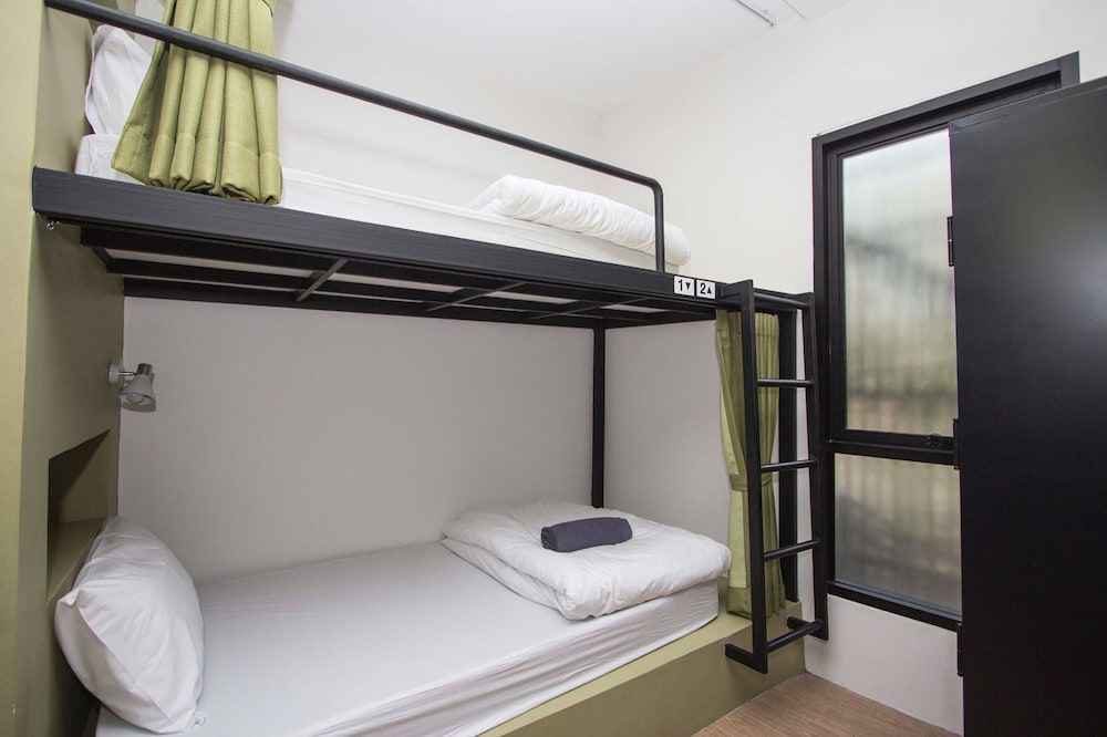 All day hostel @ BTS Bang Chak