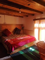 Goroomgo Himalaya Retreat Homestay