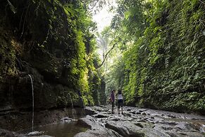 Pramana Giri Kusuma
