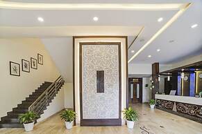 Fabhotel Bee Town