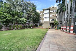 Fabhotel Bee Town
