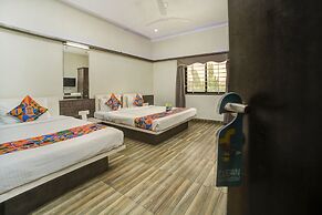 Fabhotel Bee Town
