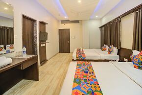 Fabhotel Bee Town