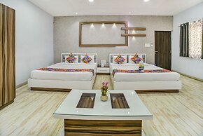 Fabhotel Bee Town
