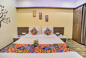 Fabhotel Bee Town