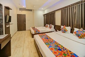 Fabhotel Bee Town