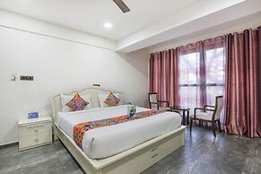 Fabhotel Frazer Suites