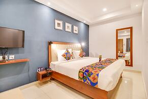 Hotel The Sun Suites