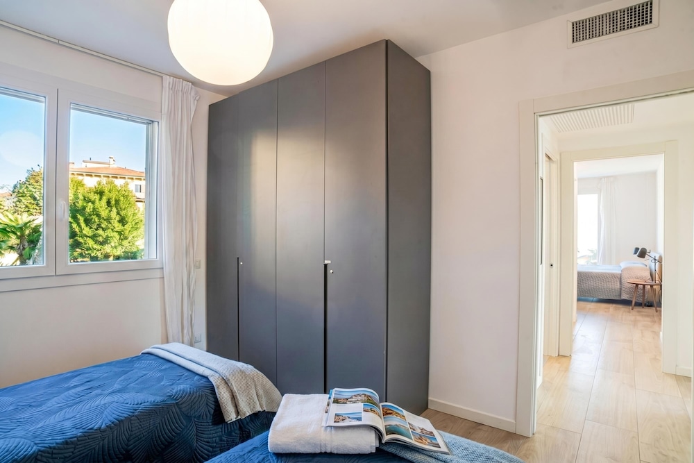 Modern House Apartments