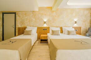 DER INN LARA