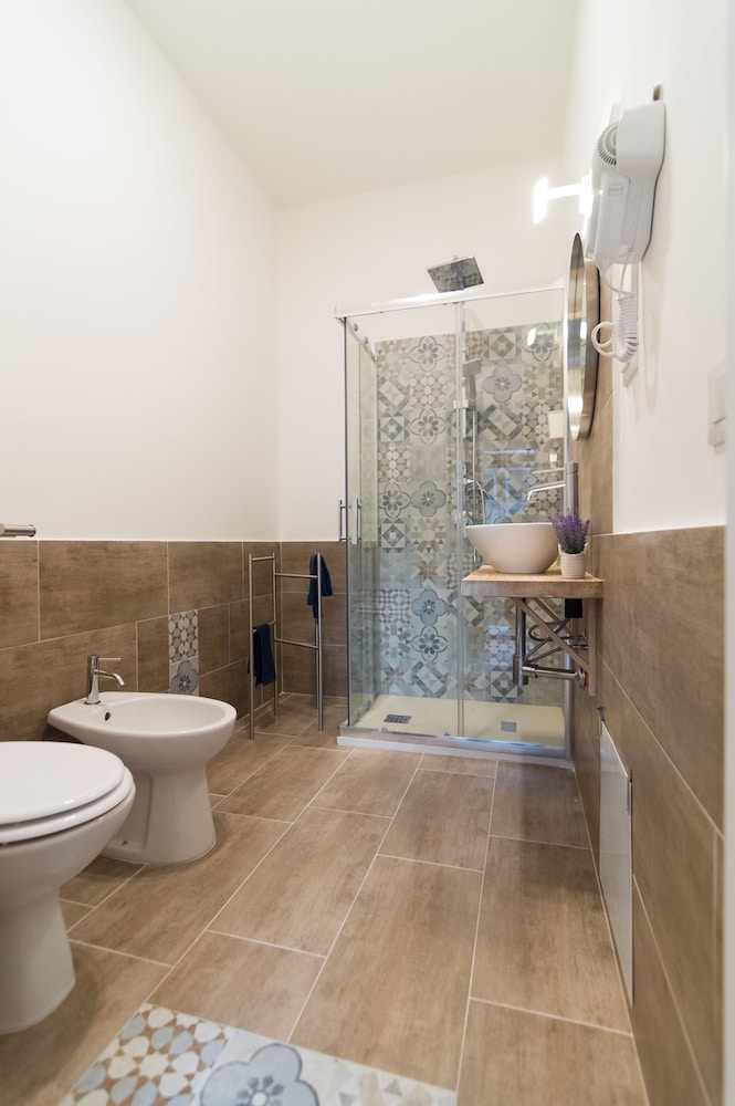 RAUDINO ROOMS