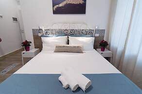 RAUDINO ROOMS