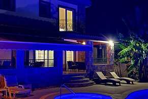 Villa Zuhal Dalyan 5 Bedrooms