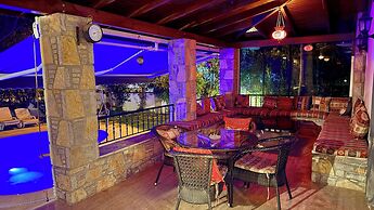 Villa Zuhal Dalyan 5 Bedrooms