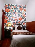 Golden House Hotel