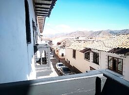 Golden House Hotel