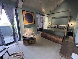 Kaia Gallery Hotel