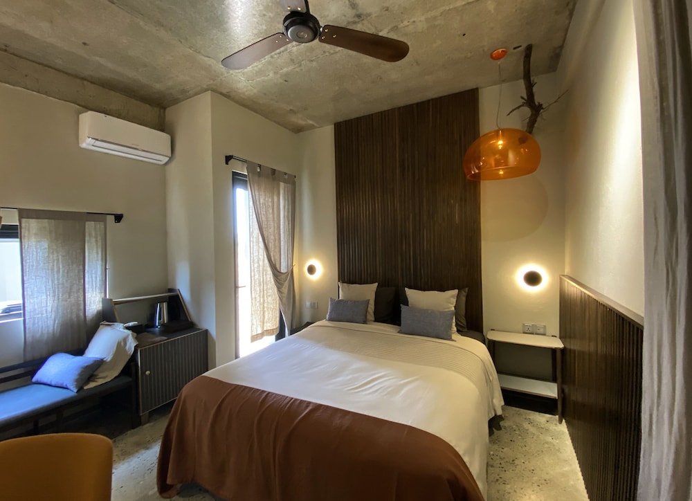 Kaia Gallery Hotel