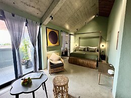 Kaia Gallery Hotel