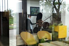 Kaia Gallery Hotel